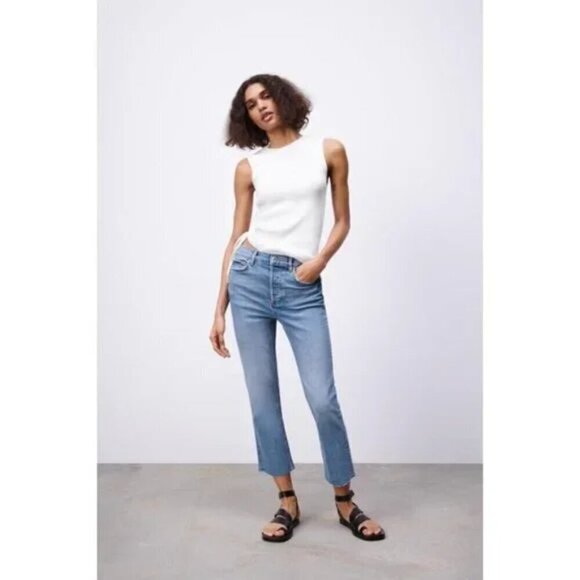 Zara Denim - Zara The Dreed Flare Ankle Cropped Button Denim Size 6